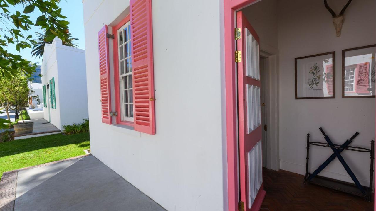Drostdy Hotel Graaff-Reinet Kültér fotó The Pink House