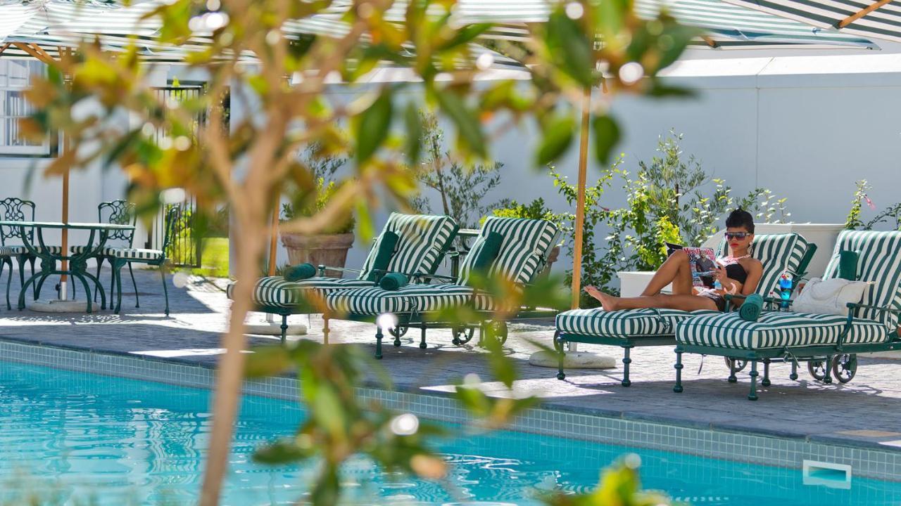 Drostdy Hotel Graaff-Reinet Kültér fotó The pool at the Beverly Hills Hotel