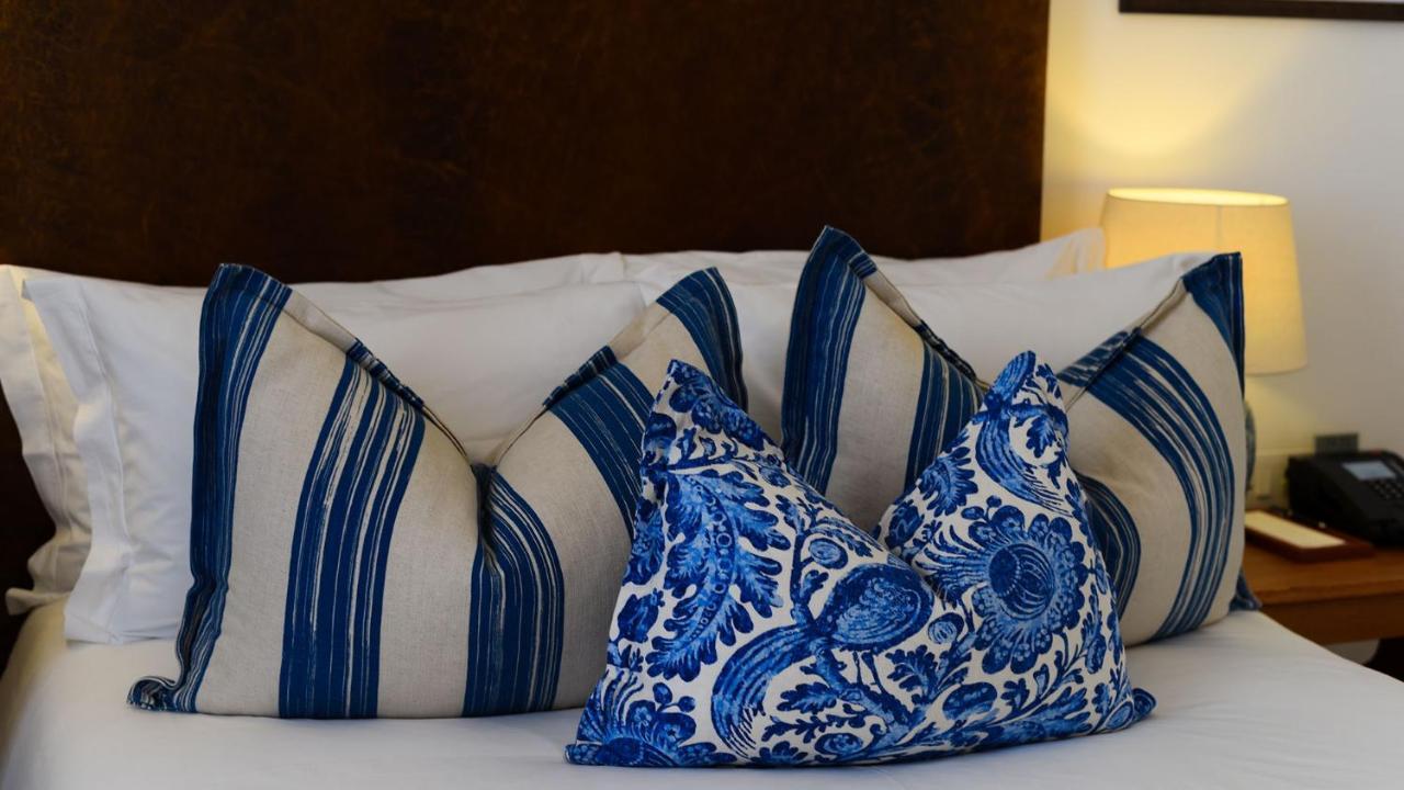 Drostdy Hotel Graaff-Reinet Kültér fotó Cushions